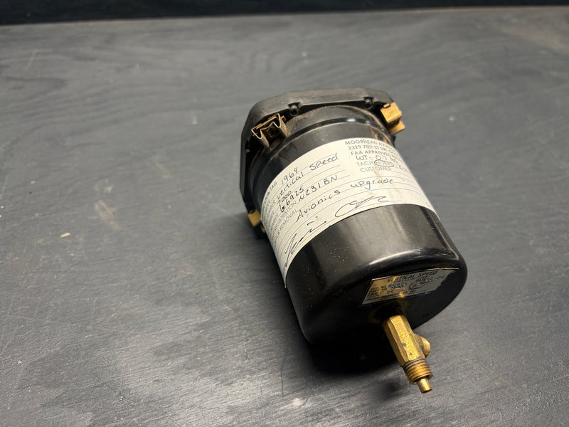 United Instruments Vertical Speed Indicator (VSI)