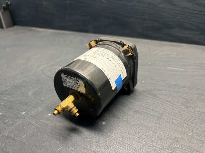 United Instruments Vertical Speed Indicator (VSI)