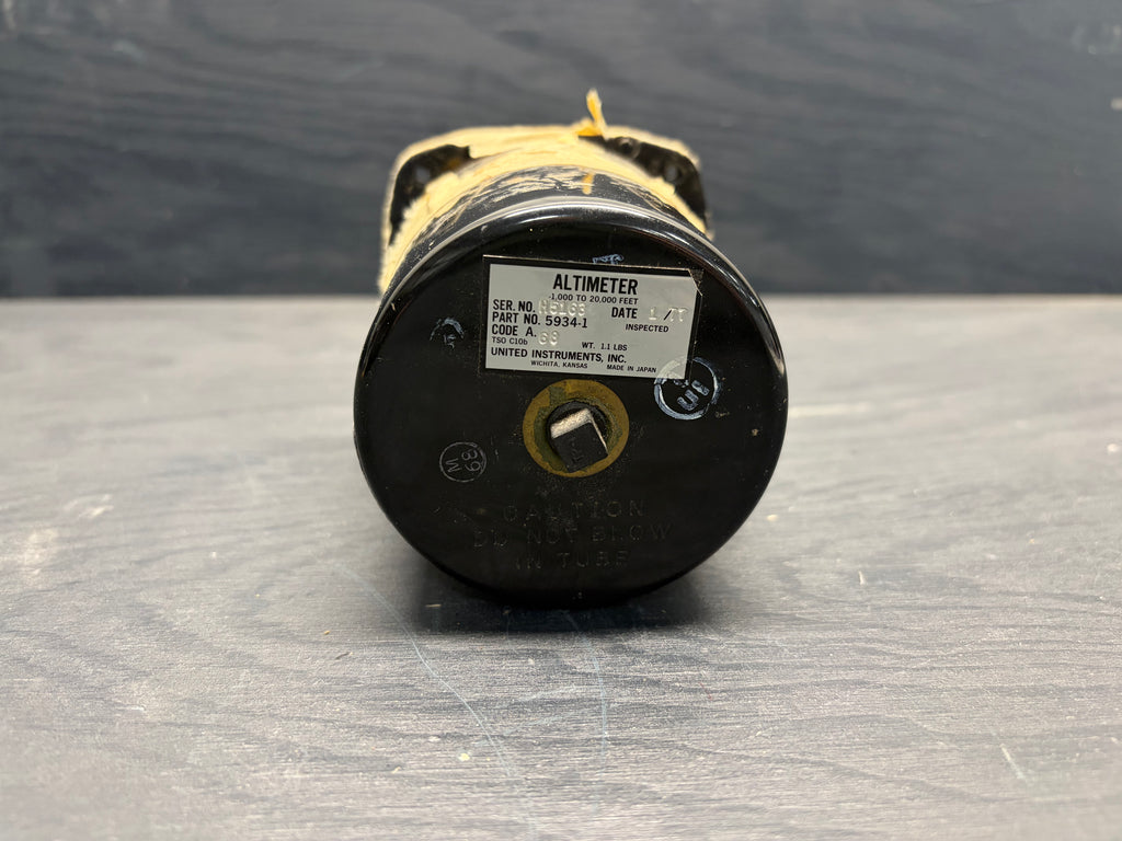United Instruments Altimeter