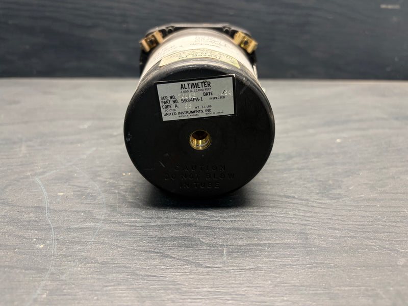 United Instruments 5934PA-1 sensitive altimeter (–1,000 to 35,000 ft).