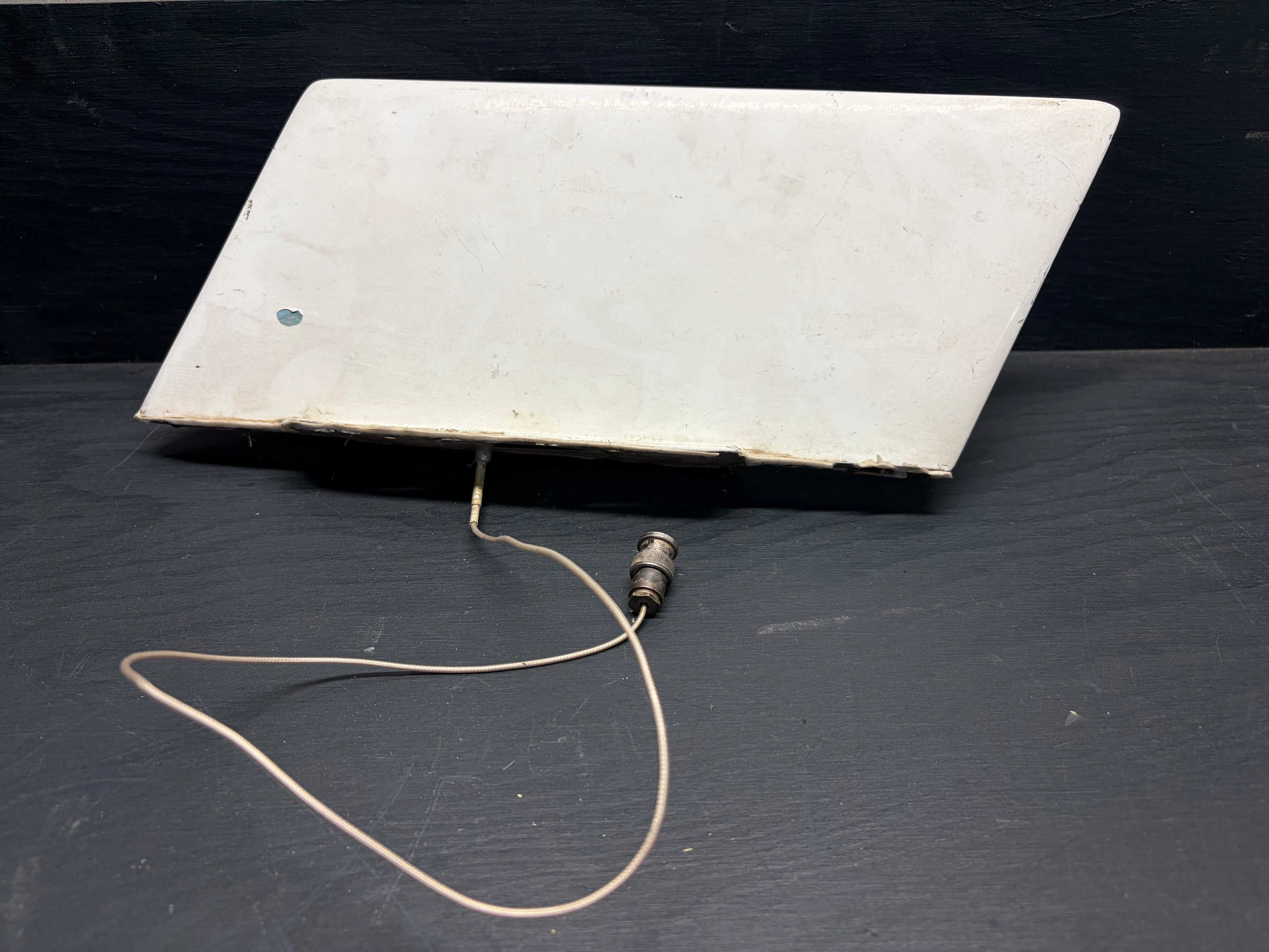 VT-10-50 (VT10-50) tail-mount VOR/Glideslope navigation antenna base.