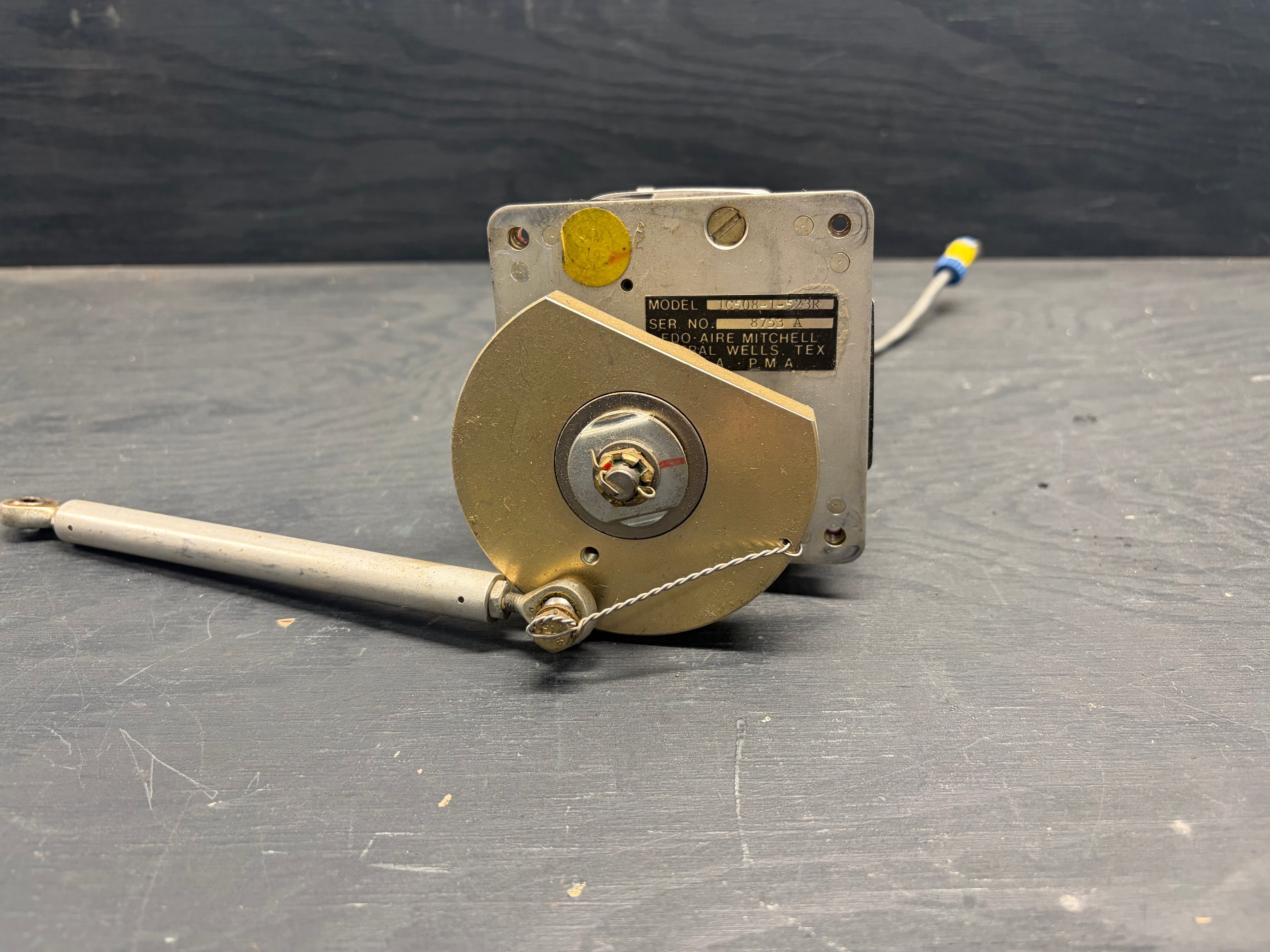 Edo-Aire Mitchell / Century Flight Systems Roll Servo