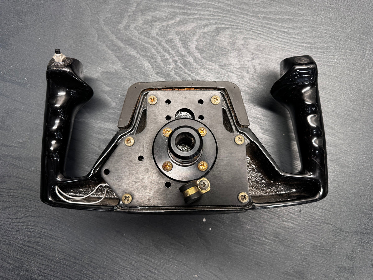 Cessna 182 passenger yoke