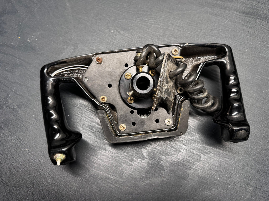 Cessna 182 Yoke — Pilot Side