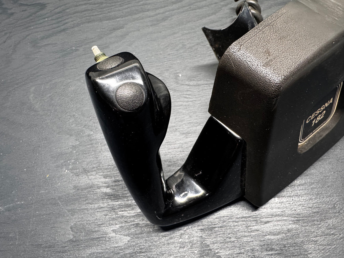 Cessna 182 Yoke — Pilot Side