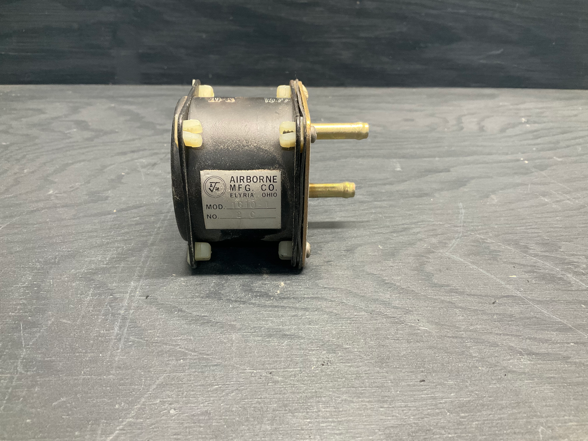 Airborne 1G10-1 Gyro Suction Gauge (Suction Indicator) (Model 1G10-1, No. 2C)
