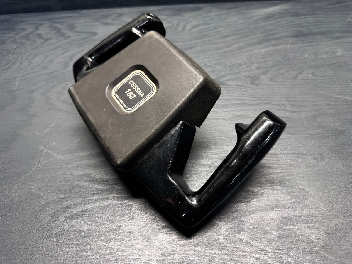 Cessna 182 passenger yoke